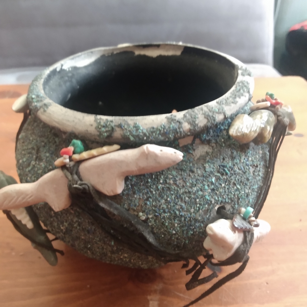 Edna Leki Vintage  Zuni Pueblo Fetish Pot